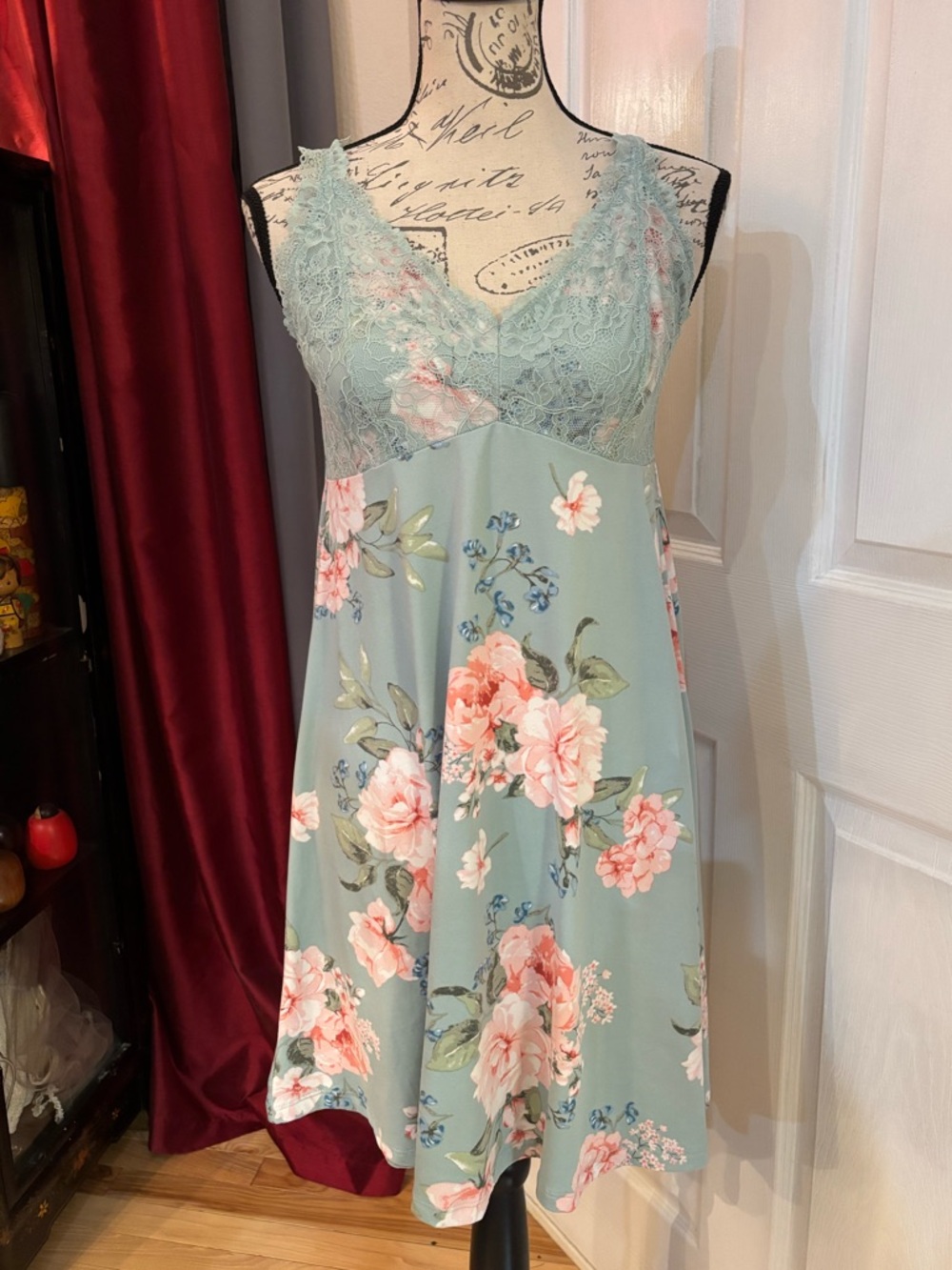 Flora Nickrooz Floral & Lace Trimmed Midi Slip Chemise